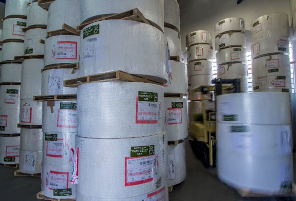 Conversão de bobinas em folhas